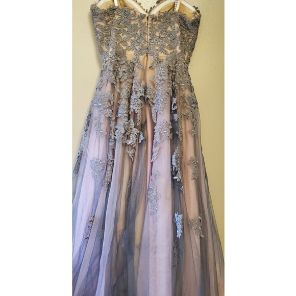 Dress - Picture 3 of 3